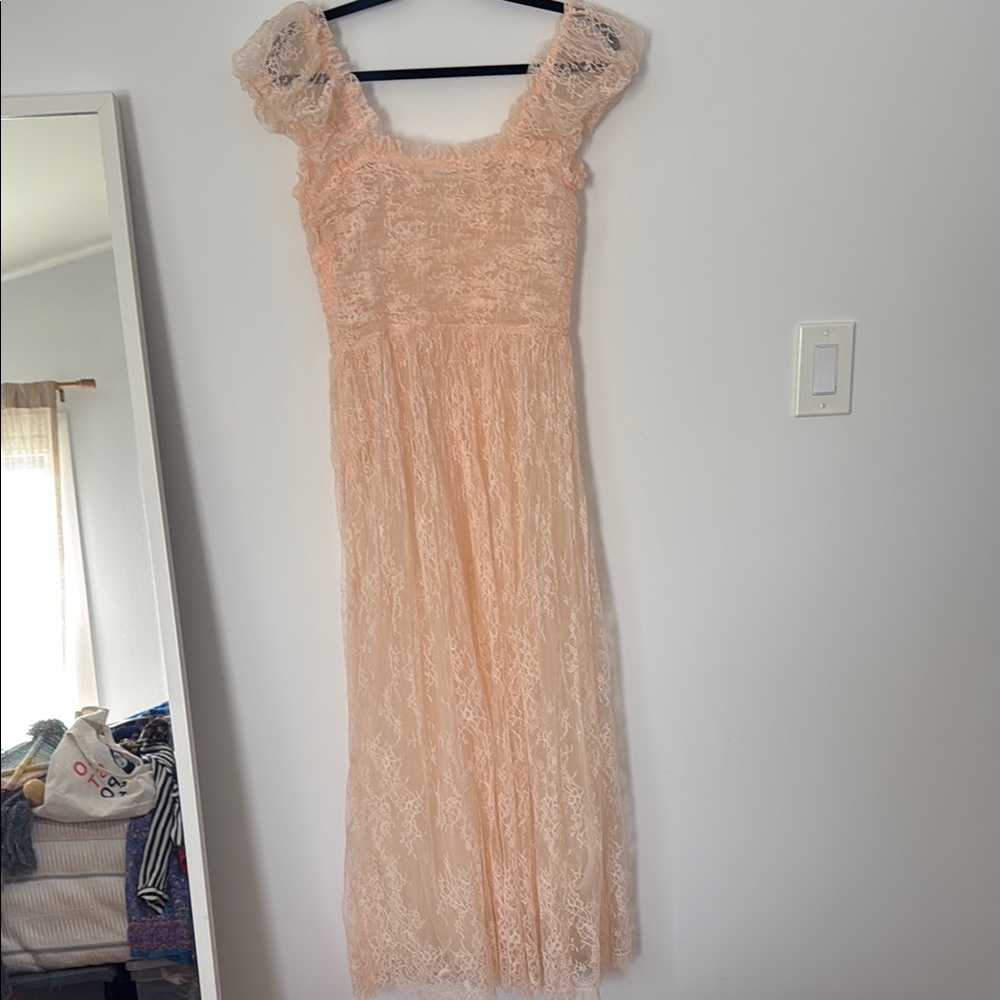 Doen Pink lace dress with puff sleeve